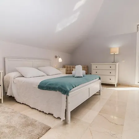 River Garden Spacious Penthouse * Marbella