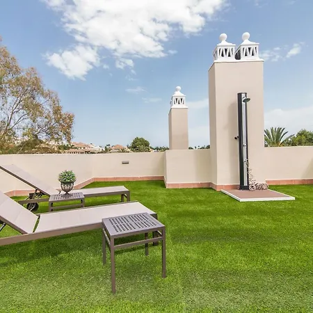 River Garden Spacious Penthouse